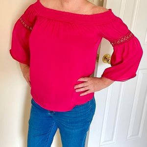 Off shoulderJennifer Lopez blouse size small